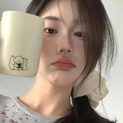 春曲丽影封面